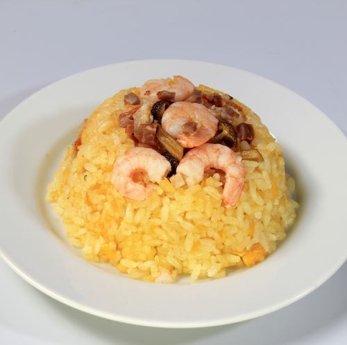 Fried rice with Cantonese shrimp and fried rice