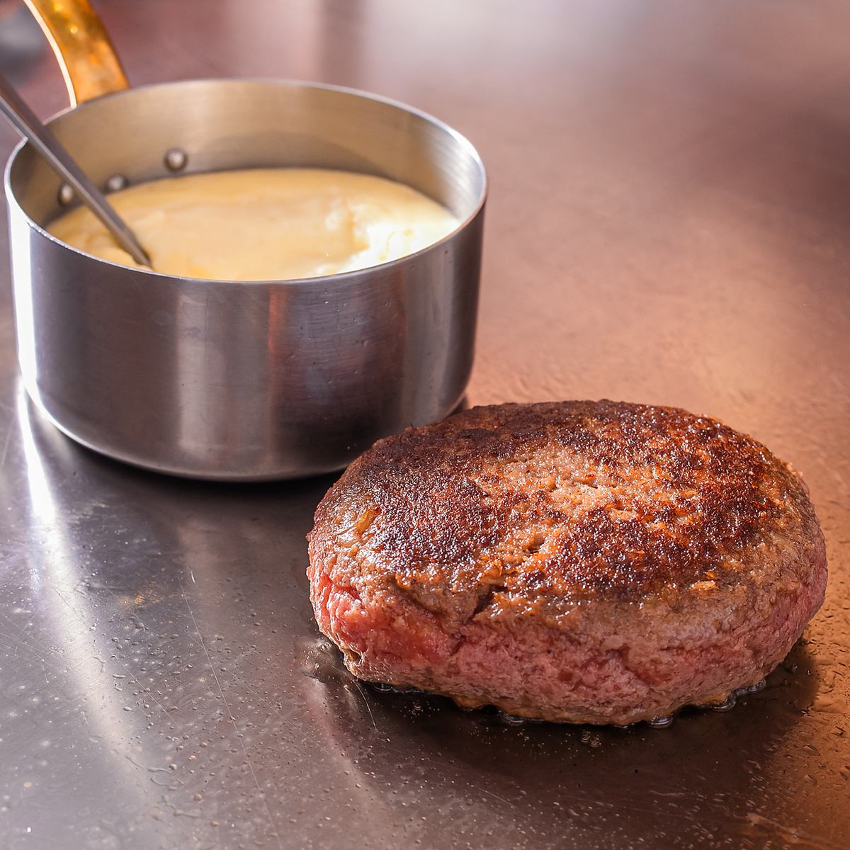 大人気のランチ限定ハンバーグコースをぜひご賞味ください