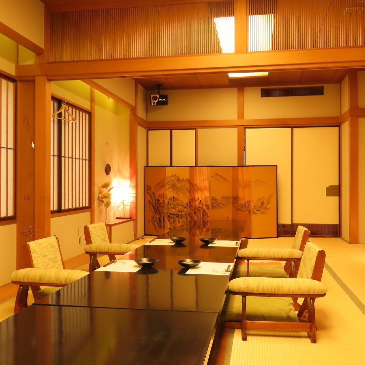 ご宴会や接待に最適なお座敷の席となっております。