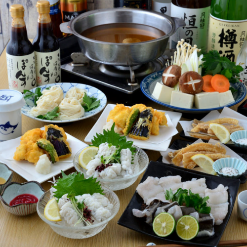 Tessa和Tecchiri等6道菜的河豚套餐4,380日元起。您可以使用 + 添加無限量暢飲。