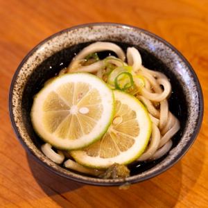 こむぎのレモンうどん（冷）　　　　　   