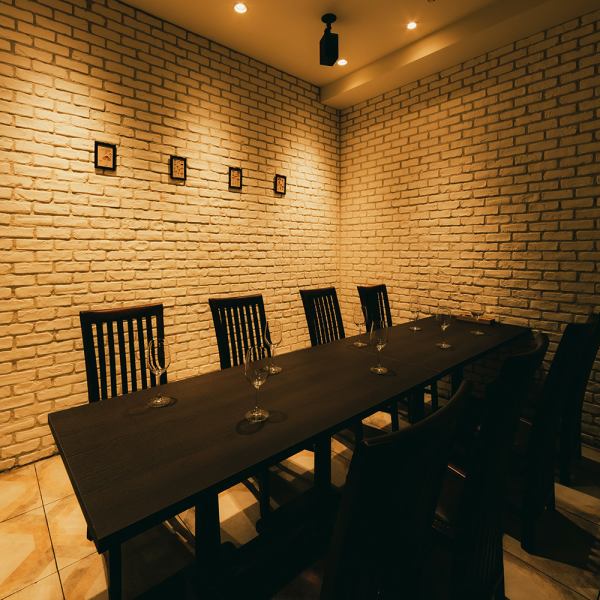 We also have spacious private rooms that can be used for banquets.You can relax on the sofa, so you can use it without stress.It is perfect for various situations such as girls' gatherings, birthday parties, and entertainment in Nagoya!