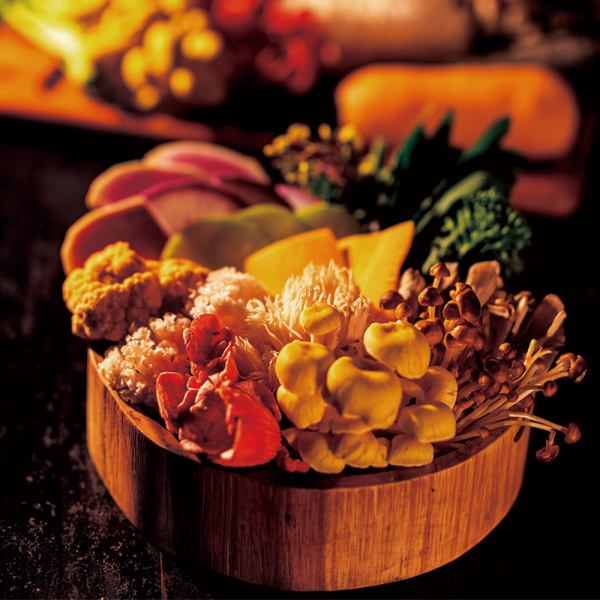 《想尝尝“Katsukatsu”吗？》在健康美味的涮涮锅中享用种类繁多的蘑菇♪
