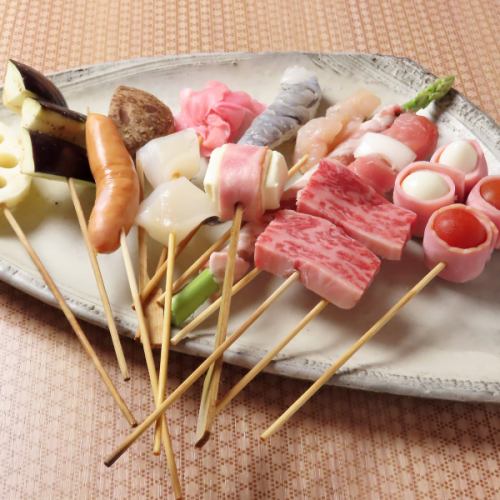 アスパラ肉巻、豚カツ、うずらベーコン、ウインナー、キスしそ巻、アナゴしそ巻、イカ、エビ
