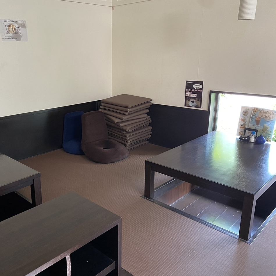 ゆったり過ごせるお座敷の席もございます♪