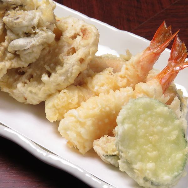 [Providing freshly fried tempura] ~ Various types of tempura ~