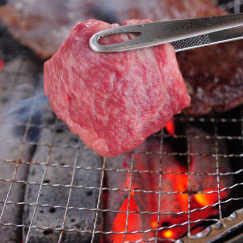  炭火で焼く絶品焼肉