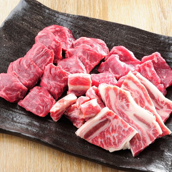 お手頃価格で大満足の体験！赤肉盛り合わせ大盛（４～５人前）3,960円（税込）