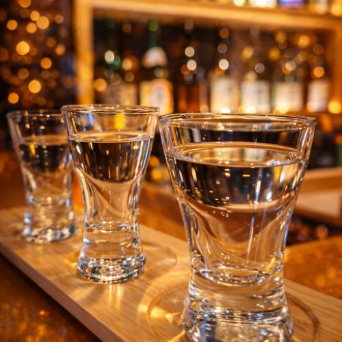 【日本酒飲み比べセット♪】全国から厳選した日本酒を少しずつ楽しめる贅沢な飲み比べ。