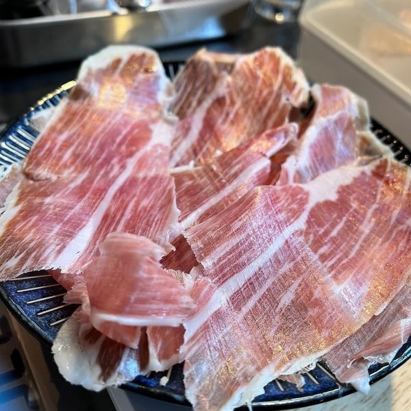 [Long-term aged ham for 30 months]