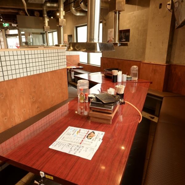最大20名様で利用可能なテーブル席あり！各種宴会や模合、父母会など様々なシーンでご利用ください♪