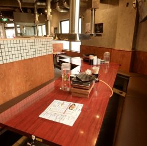 少人数でも大人数でも対応可能！プライベートの飲み会から、各種宴会、模合などの大規模宴会まで予約受付中！テーブル席