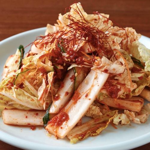 Raw kimchi salad with crunchy vegetables