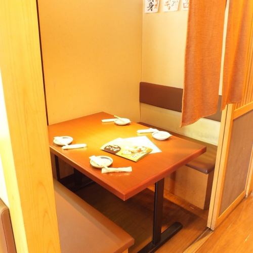 テーブル席は半個室