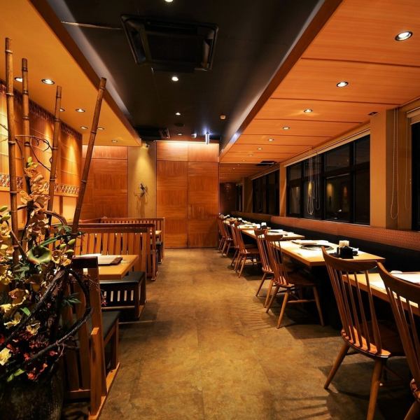 ≪5 minutes walk from “Tatsumigaoka Station” on the Meitetsu Kowa Line ◇ High-quality, modern Japanese-style yakiniku restaurant ♪ ≫ Seats for 2 to 4 people, 3 to 6 people, 4 to 8 people, etc. You can change the type ◎ We also have a completely private room, and we have a space where you can enjoy your meal without worrying about the surrounding eyes! Whatever your family, company colleagues, friends, lovers, etc. Also supports scenes!