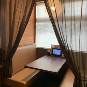 It is a table seat for 4 people that can be used in various scenes.Have a wonderful time with everyone♪