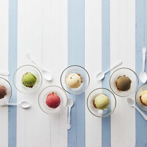 Ice cream (matcha/chocolate/strawberry/vanilla/Kyoto roasted green tea)