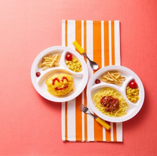 Omelette rice plate (left) / Pasta plate (right)