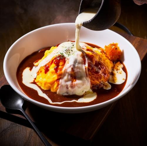 Chomolungma Omelette Rice (Ketchup Rice) / Charcoal Grilled Chicken Teriyaki Sauce Omelette Rice (Pilaf)