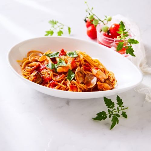 [Tomato] Pescatore with seafood and ripe tomatoes