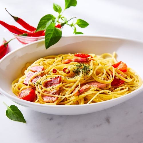 [Oil] Smoked bacon and fresh tomato peperoncino (level spiciness)