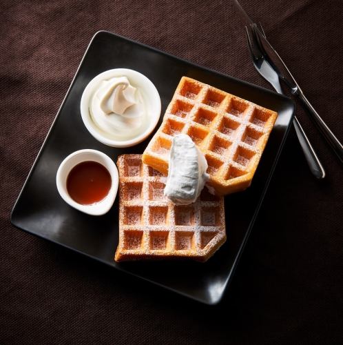 Buttermilk American Waffle Maple Cream