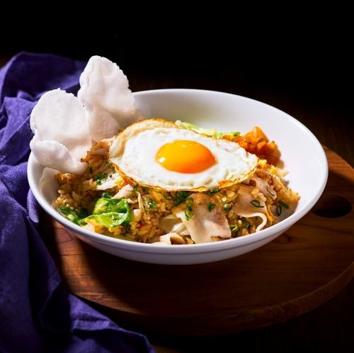 3: Please choose one dish from omelet rice or pilaf