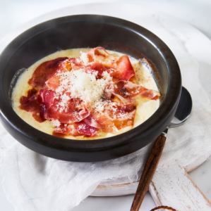 Cream doria with four kinds of cheese and prosciutto (ketchup rice)