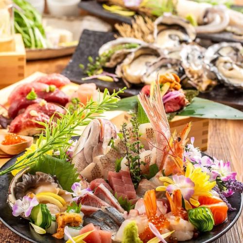 新鮮的魚生魚片是我們引以為傲的！ 此外，我們還提供嚴選食材的烤雞肉串和馬肉生魚片等各種適合下酒的菜餚。