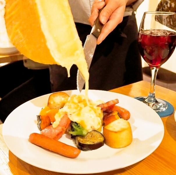 Very popular! [Women's party raclette cheese course] Various other courses are available from 3,500 JPY (incl. tax)!