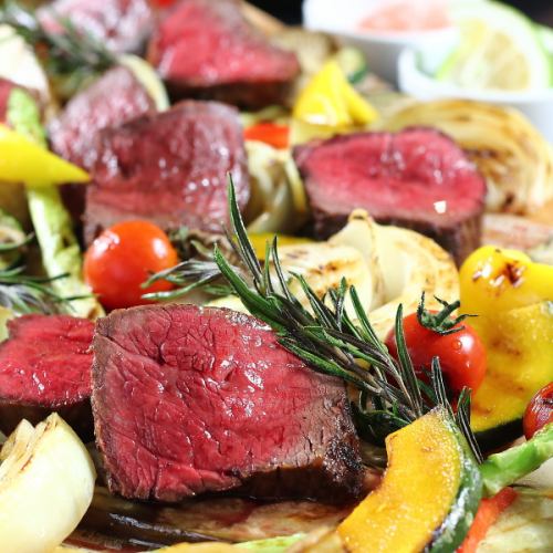 Enjoy seasonal ingredients and the main steak to your heart's content♪ Various courses are also available!