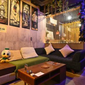 We have comfortable, fluffy sofa seats available. Enjoy the highest quality shisha in a warm atmosphere. It is a space for adults where time flows at a leisurely pace.If you have any questions, please feel free to contact us!