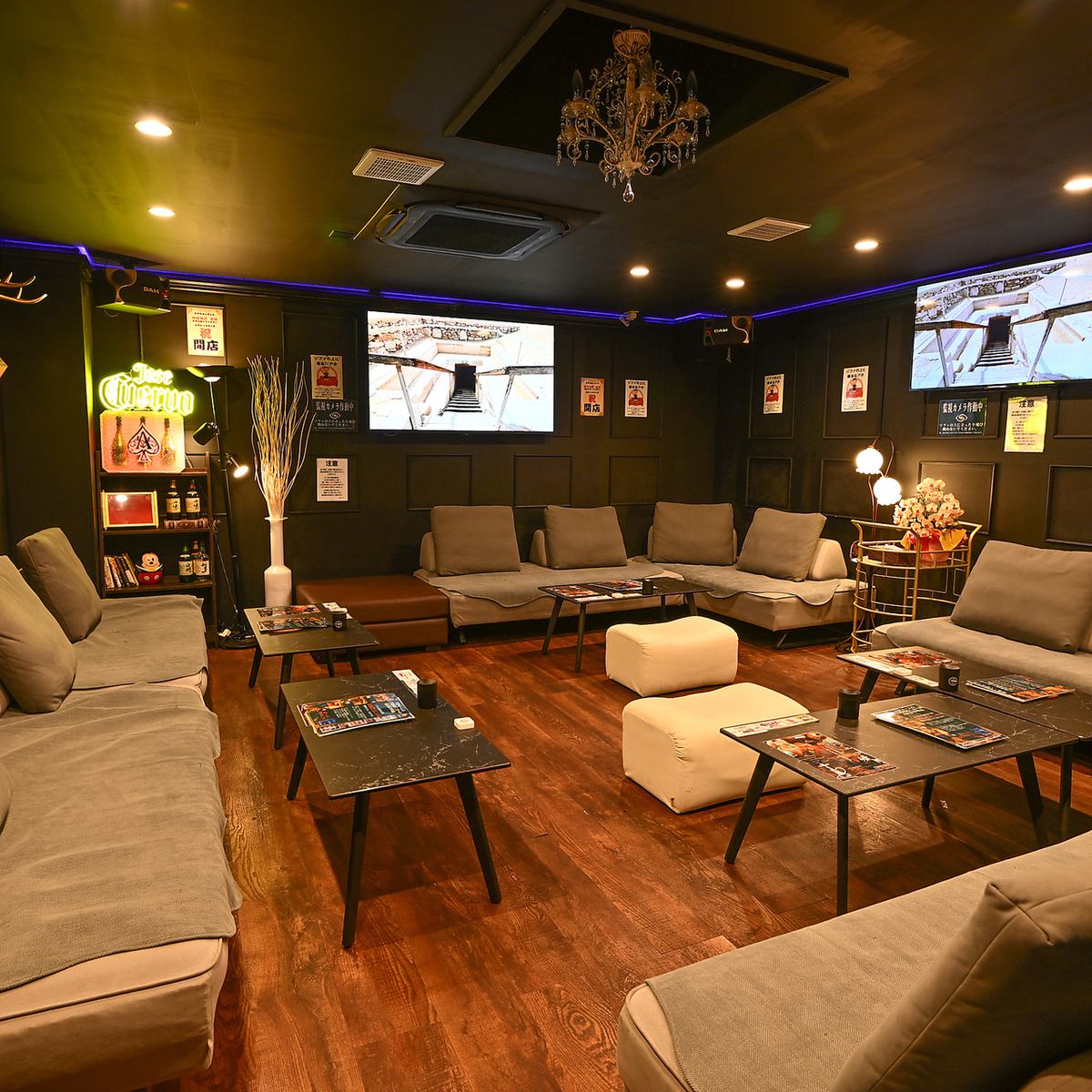 酒店还提供配备豪华沙发的贵宾私人包间。