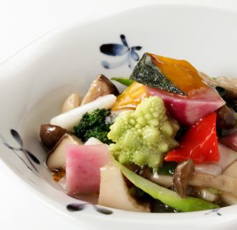 Seasonal vegetables stir-fried with Okinawan salt