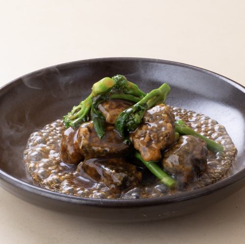 4位 黒毛和牛と採れたて野菜のオイスターソース炒め陶板仕立て