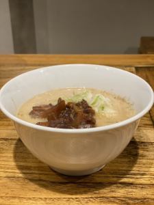 Made by an incumbent ramen shop! Beef bone ramen