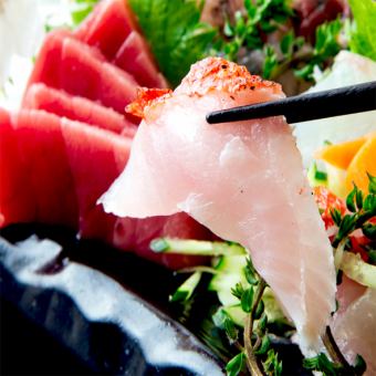 Assortment of 5 kinds of seasonal sashimi