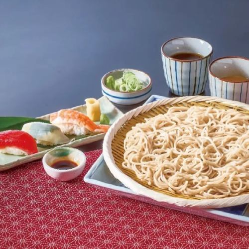 更科そばと寿司セット