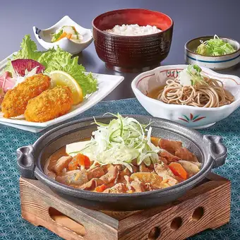 Motsuni (offal stew) and fried oyster set meal
