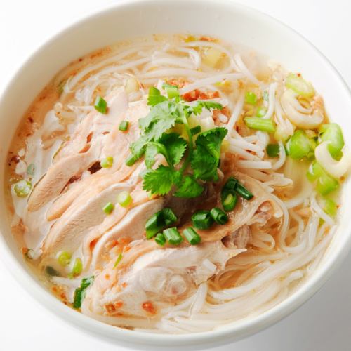 Kuay Tiao Gai (Thai Chicken Pho)