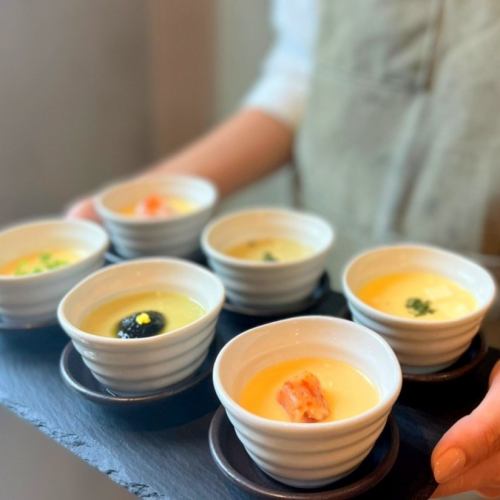 [Seasonal steamed egg custard] Luxurious flavor spreads in your mouth