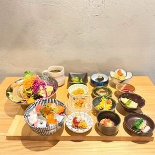 [仅限午餐预约] 朝仓、糸岛产的高级新鲜蔬菜。新豪华一盘午餐 1500日元（含税）