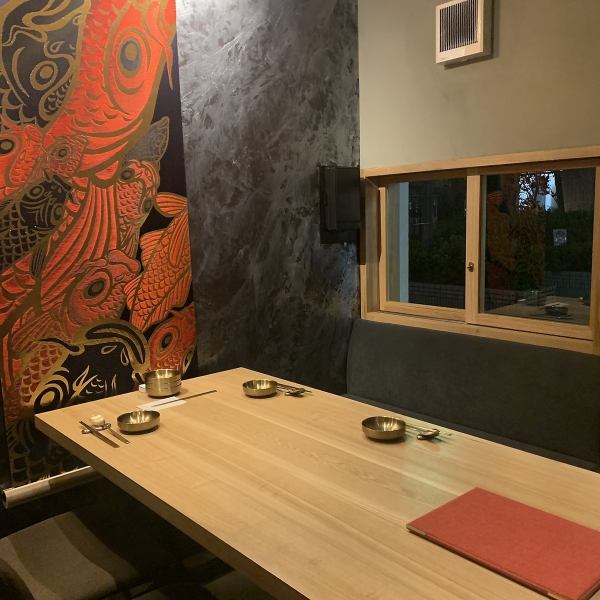 [Private room] You can relax and enjoy your meal in a private space.4 to 6 people / with sofa / completely private room *Private room is subject to 10% service charge.