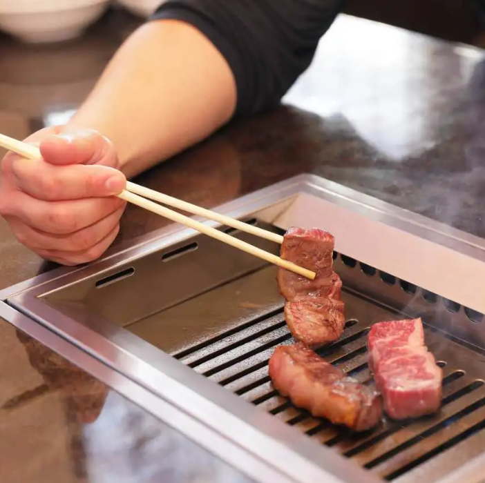 普段使いや様々なシーンで使いやすいテーブルのお席をご用意♪