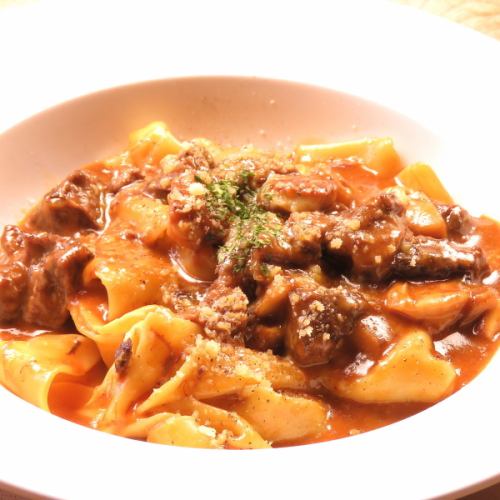 ◎ Soft beef cheek meat and mushroom ragout sauce Raw pasta Pappardella ◎