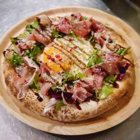 ◎This pizza! I recommend it! The soft-boiled egg is the best!! Pizza with uncured ham and soft-boiled egg◎