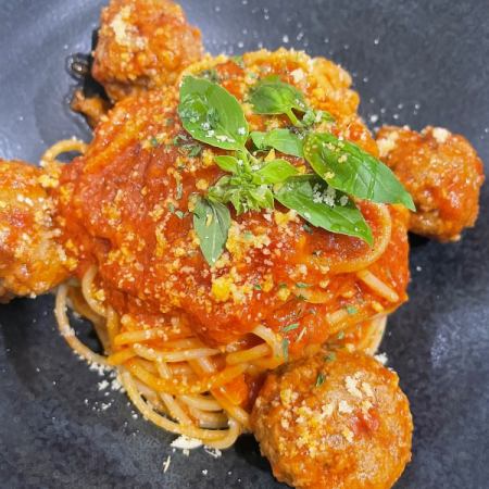 ◎Porpettini & mozzarella cheese & basil tomato sauce pasta!!!