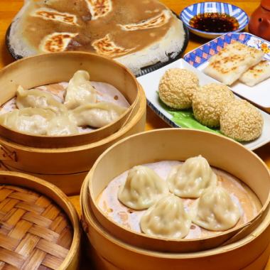 【Bコース】小籠包/羽根突き焼餃子/台湾ルーローハン含んだ大満足9品コース 4,378円