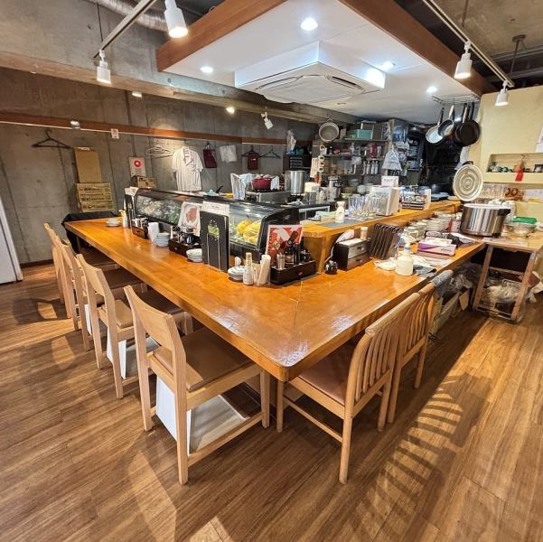 店舗貸切のご予約も大歓迎です◎西荻窪での様々なシーンに幅広くご対応いたしますので、ぜひお気軽にお問い合わせください。プライベートな空間をお過ごしいただけるよう、スタッフ一同サービスさせていただきます！居心地の良い空間と雰囲気に包まれながら、各種宴会、飲み会、接待、女子会などをお楽しみください。