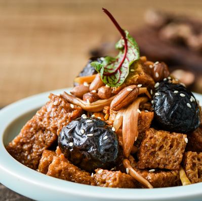 鶏肉中華ハムと豆腐干しの煮物
